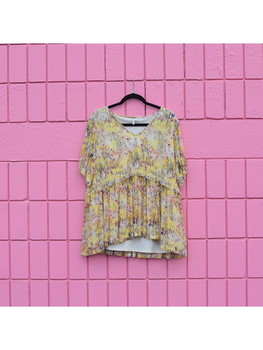 #138 2x (18/20W) Cato Yellow Floral Ruffle V-Neck Flowy Top